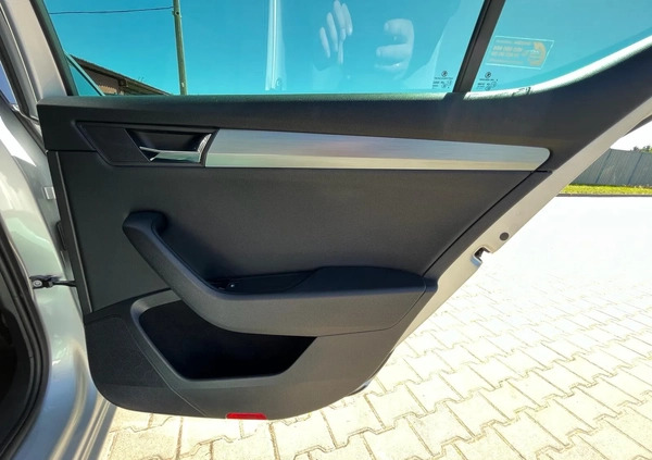 Skoda Superb cena 82900 przebieg: 125000, rok produkcji 2019 z Elbląg małe 436
